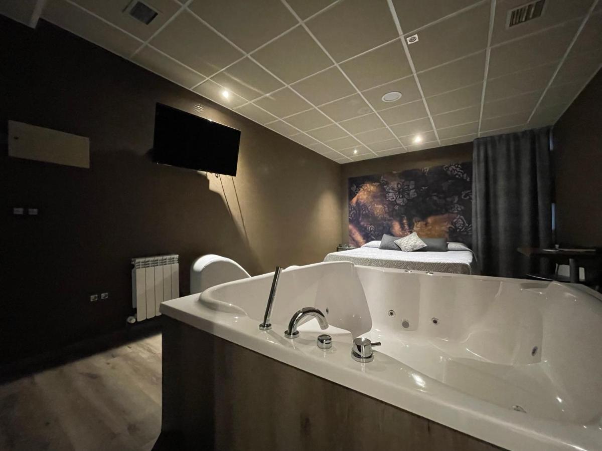 Motel Los Abedules Овьедо Экстерьер фото