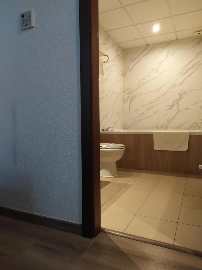 Motel Los Abedules Овьедо Экстерьер фото