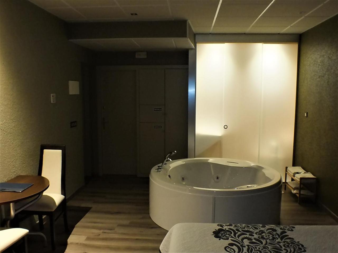 Motel Los Abedules Овьедо Экстерьер фото